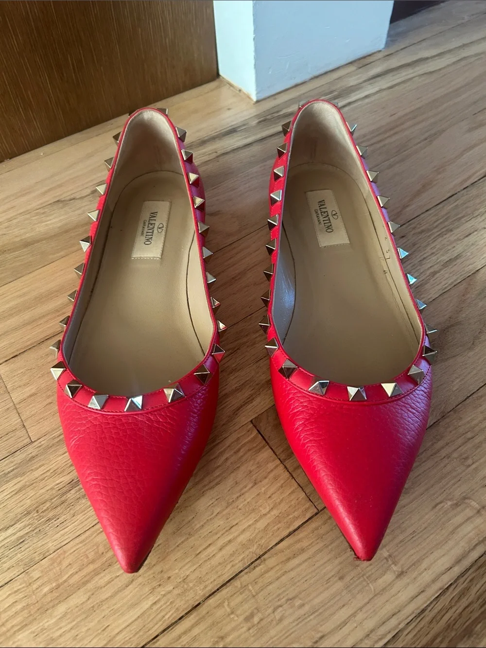 Valentino Red Pointed Rockstud Leather Flats in great condition! - Picture 1 of 11